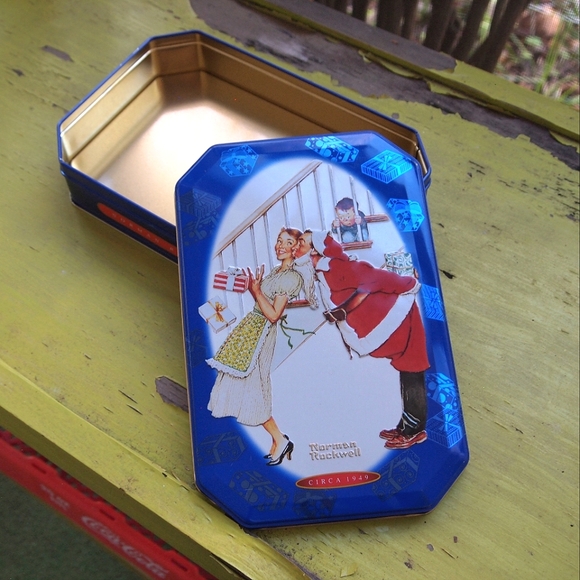 Vintage Norman Rockwell Tin  Snickers 2001 Christmas Decor Santa Kissing Mom - Picture 7 of 12